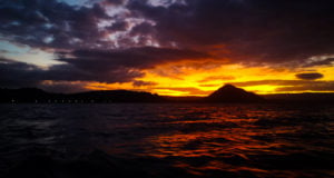 wulkan Taal sunset